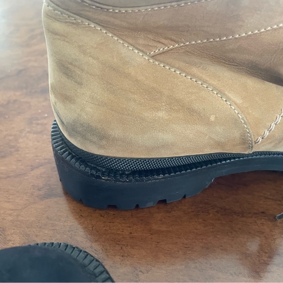 CHANEL beige/black suede bootie - Picture 8 of 14